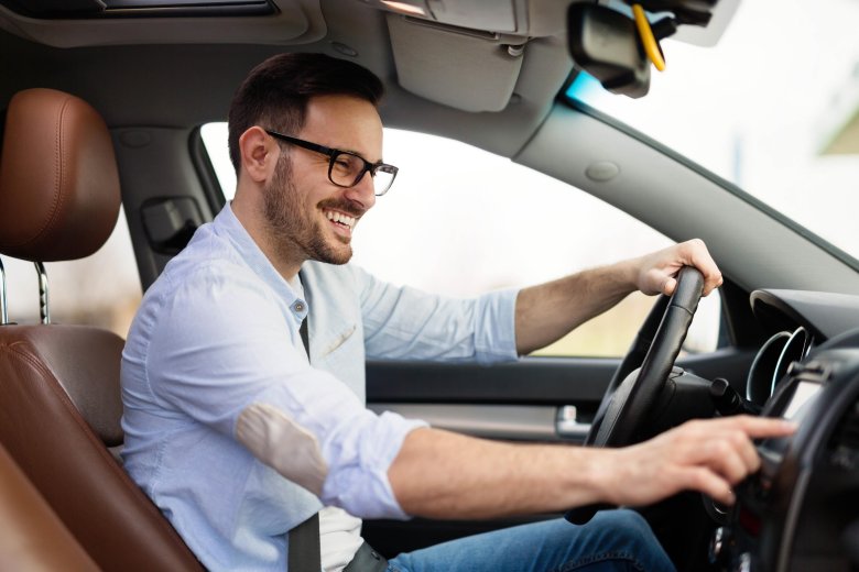 Мужчина за рулем