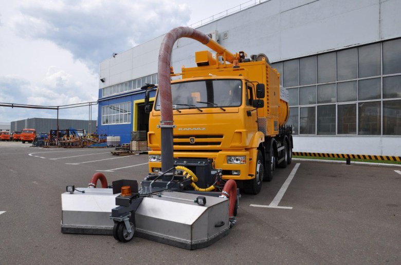 Подметально уборочная машина