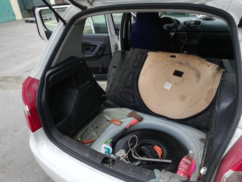 Обшивка багажника шкода фабия 2