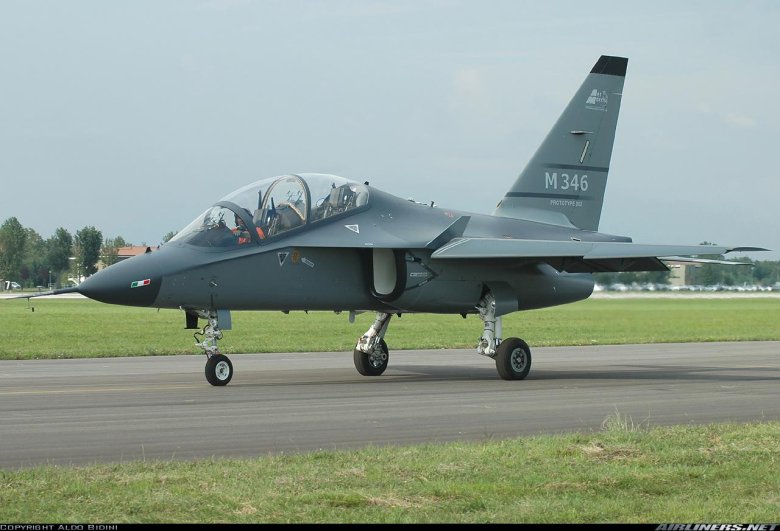 Alenia aermacchi m-346 master