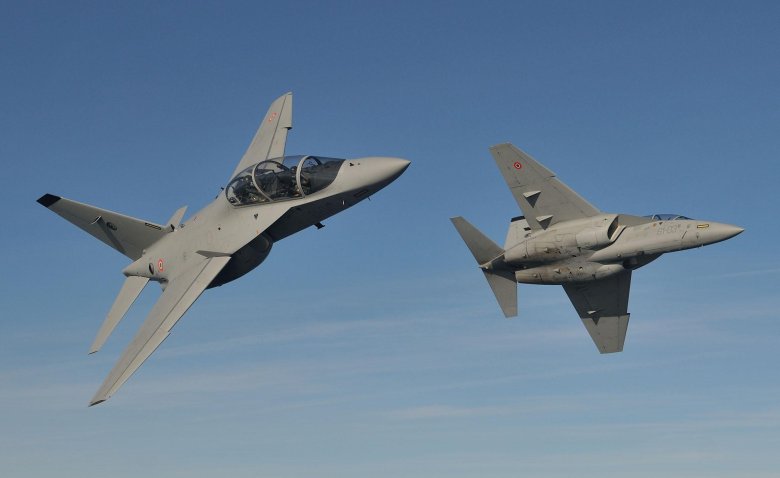 Aermacchi m-346 vs як-130