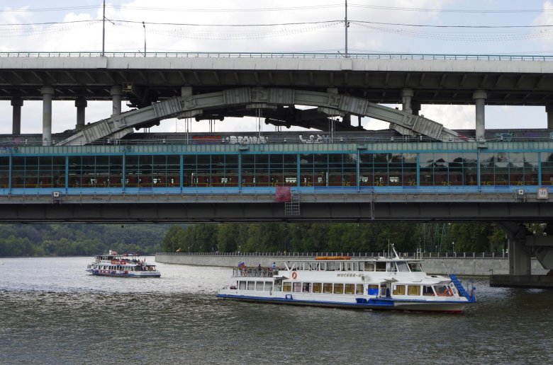 Речной трамвайчик вокзал