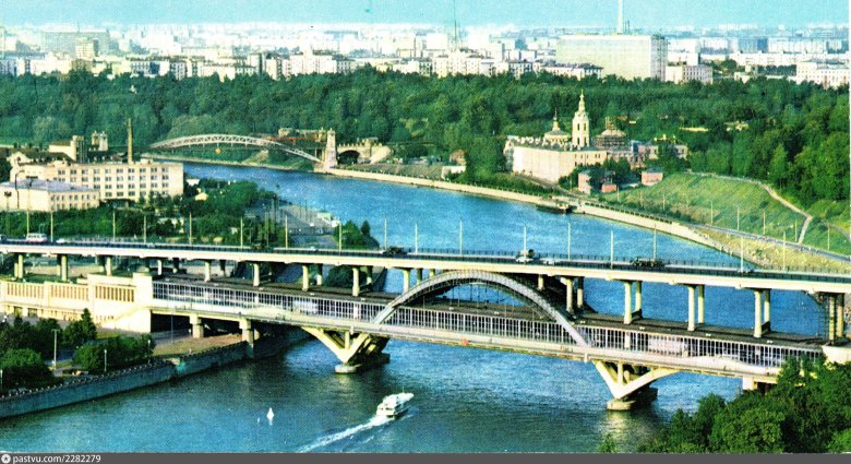 Лужнецкий метромост