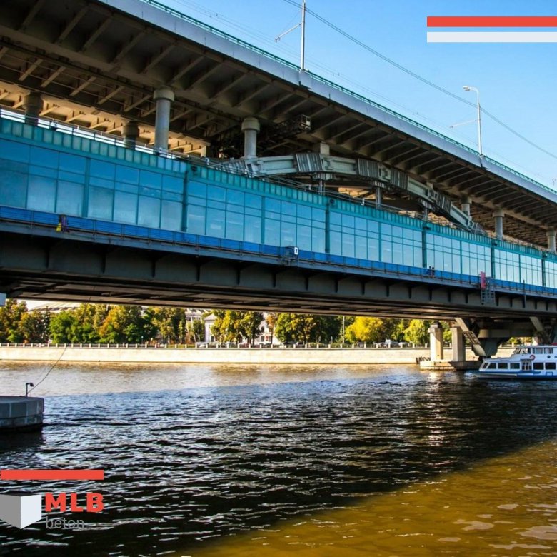 Лужнецкий мост метромост