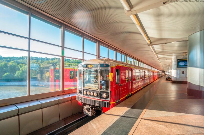 81 717 красная стрела