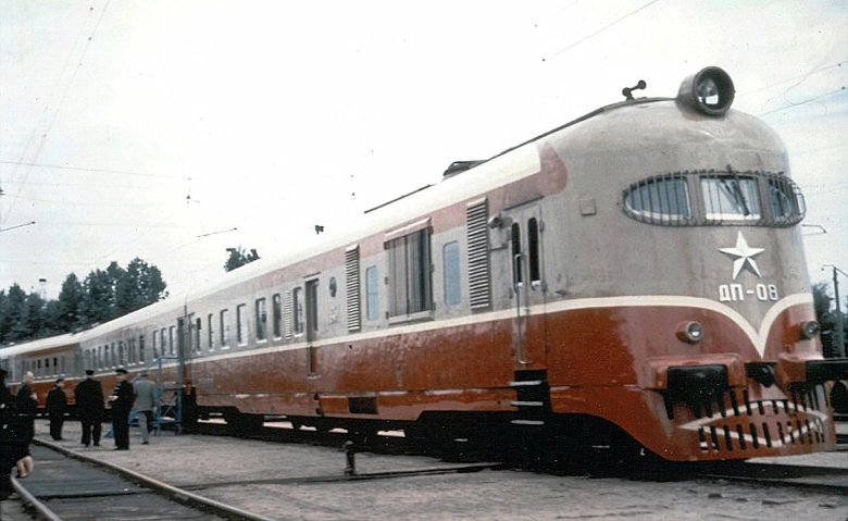 Дизель электропоезд ссср