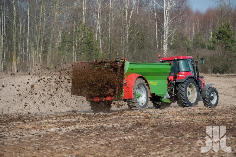 Разбрасыватель органических удобрений pronar