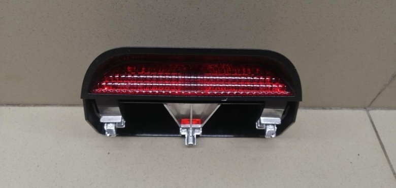 Фонарь задний (стоп сигнал) renault duster
