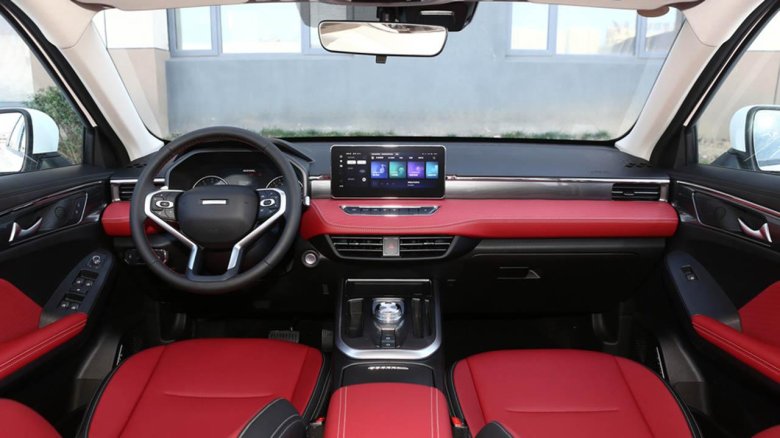 Haval jolion красный салон