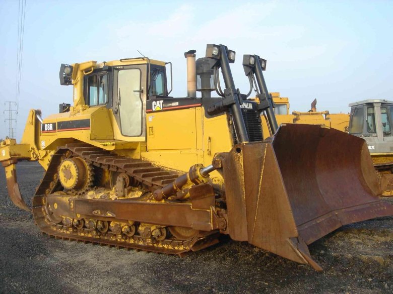 Бульдозер катерпиллер