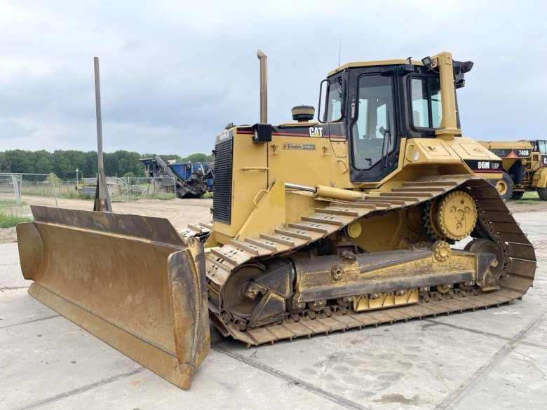 Cat бульдозер