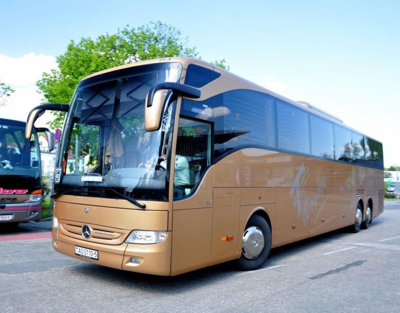Автобус mercedes benz tourismo