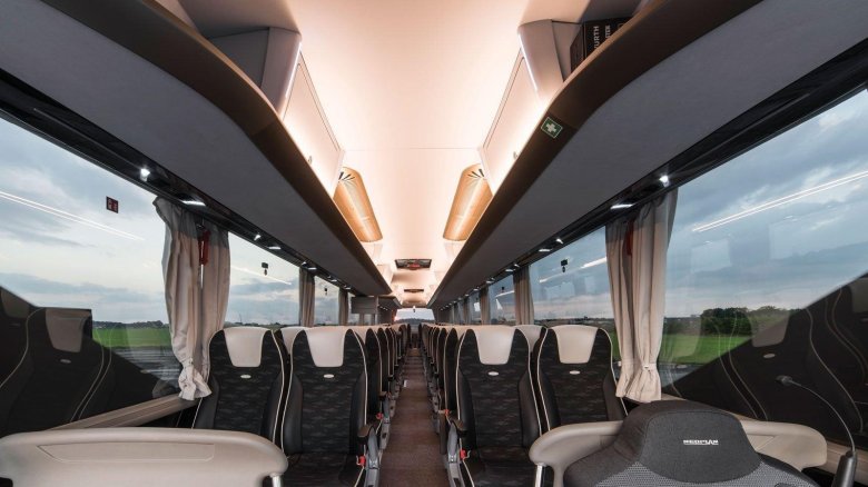 Автобус neoplan tourliner