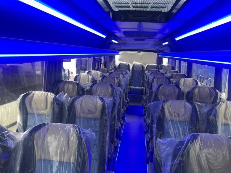 Комфортабельный туристический автобус