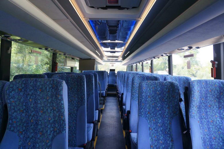 Комфортабельный автобус туристического класса