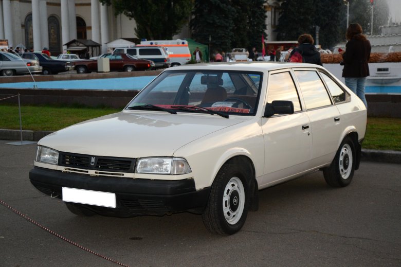 Автомобиль москвич 2141
