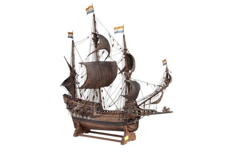 Модель корабля le royal louis