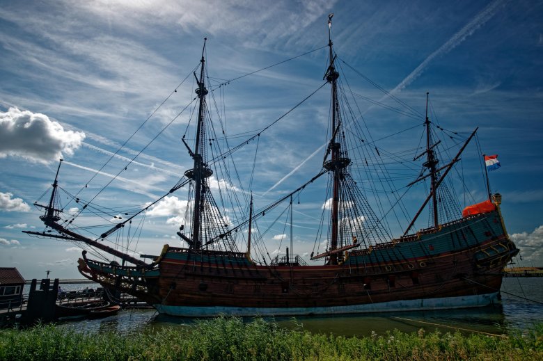 Голландский галеон батавия