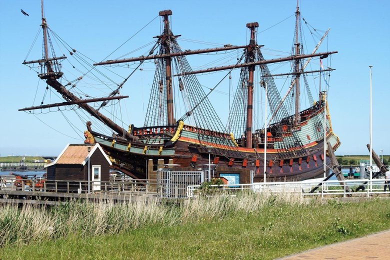 Голландский галеон батавия