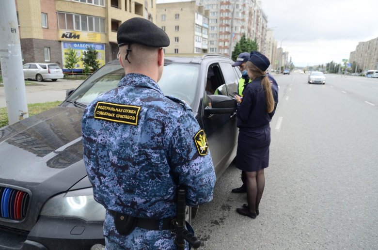 Судебные приставы задержание