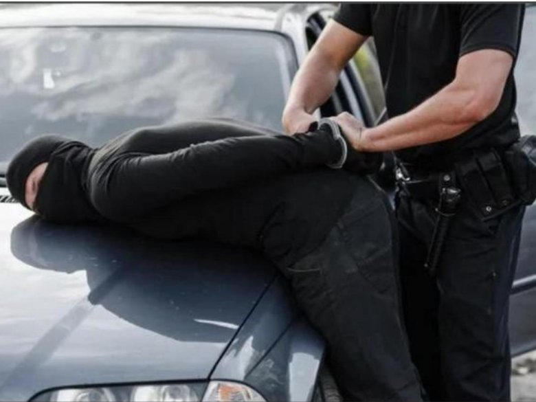 Полицейский и преступник