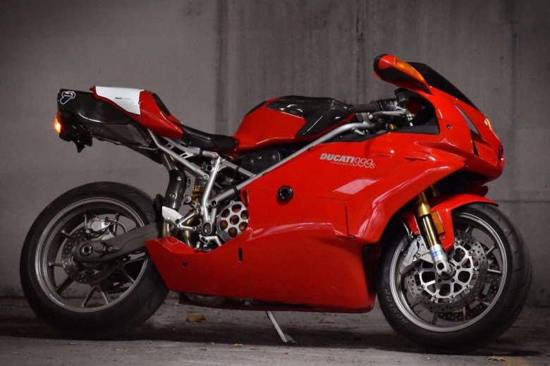 Ducati 999s