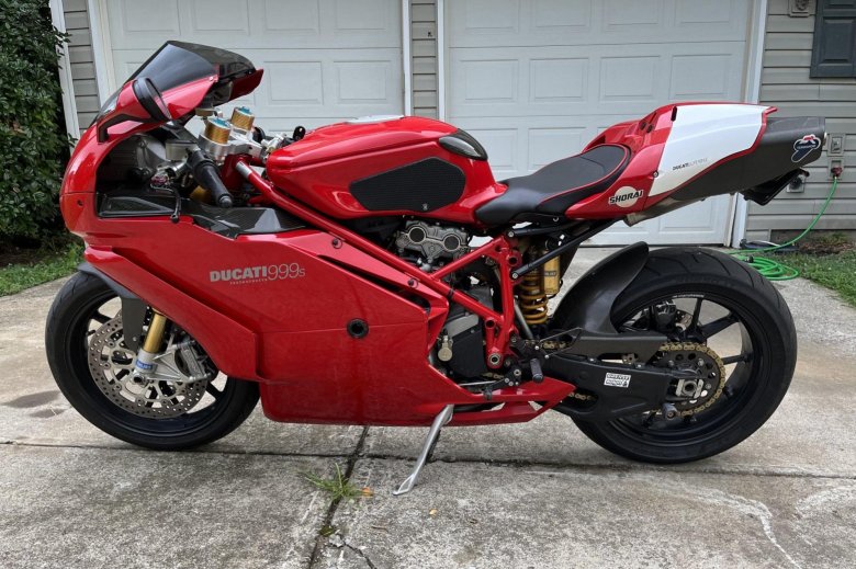 Ducati 999 r