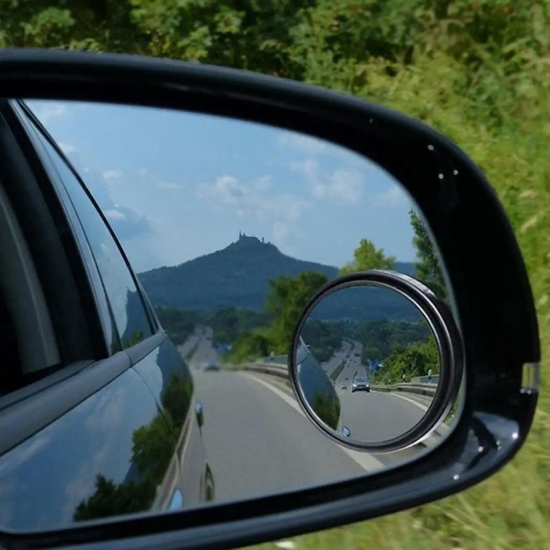 Зеркало автомобиля