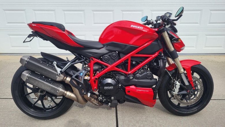 Дукати стритфайтер