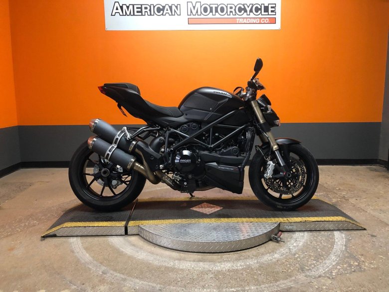 Ducati streetfighter 848 черный