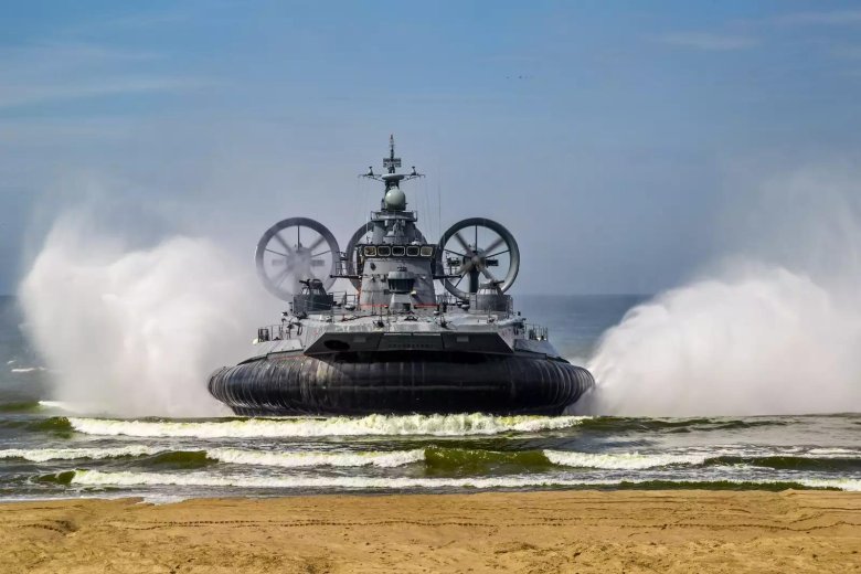 Малый десантный корабль зубр