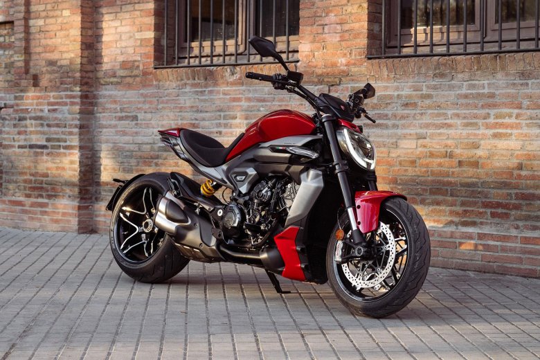 Мотоцикл ducati diavel