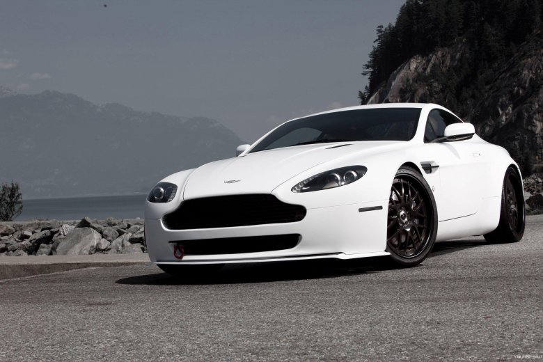 Aston martin v8 vantage 2009