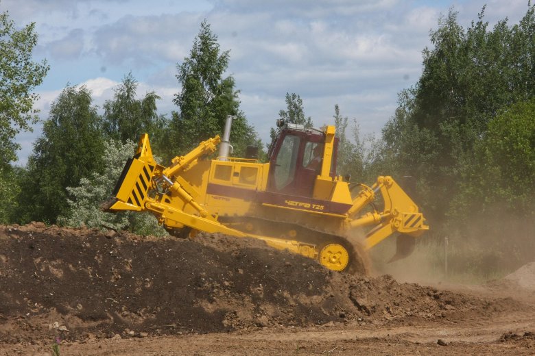 Бульдозер четра т 25