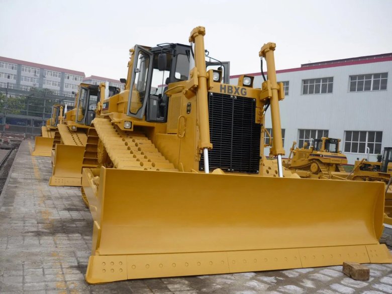 Большой бульдозер