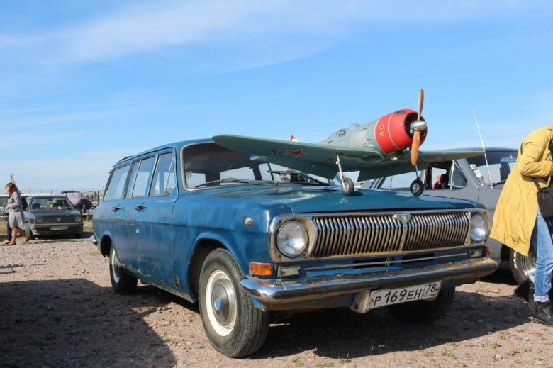 Волга газ 2402