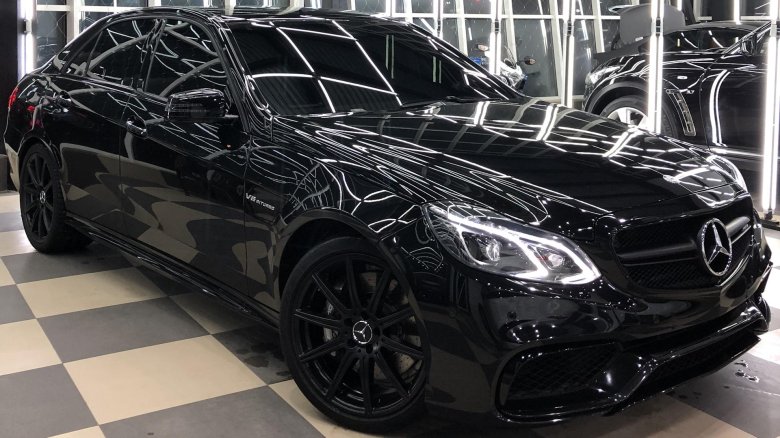 Мерседес е200 амг черный