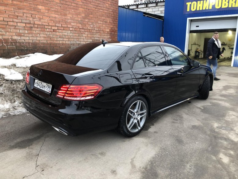 Мерседес 212 черный тонированный