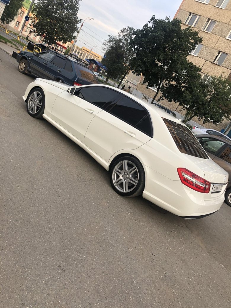 Мерседес w212