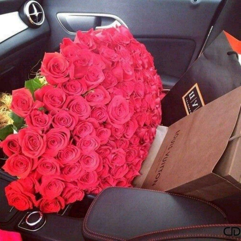 Роза в машине