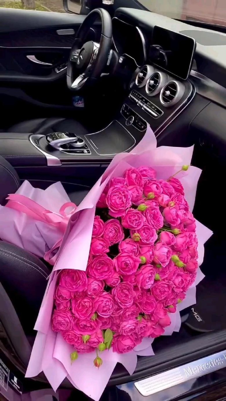 Цветы в машине