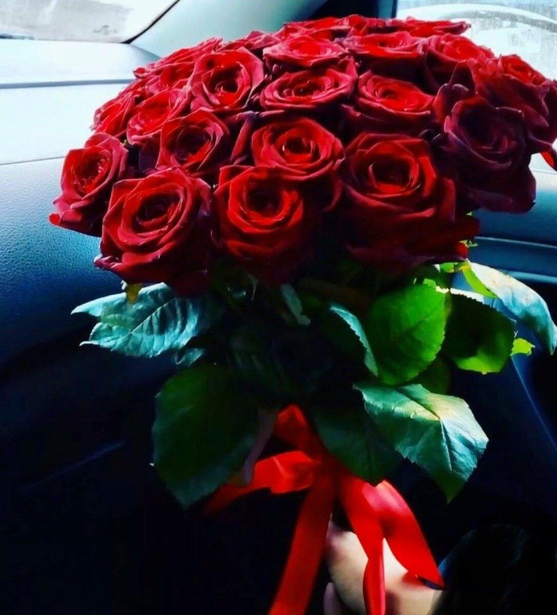 Букет в салоне автомобиля