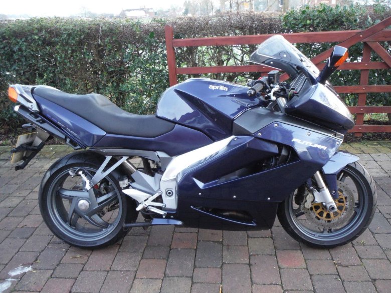 Мотоцикл априлия