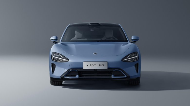 Автомобиль xiaomi su 7