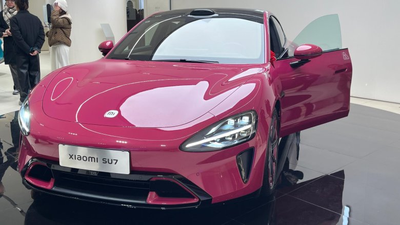 Электромобиль xiaomi su 7