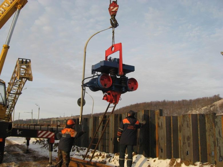 Вибропогружатель озсм