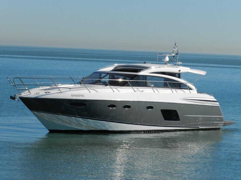Яхта принцесса v40