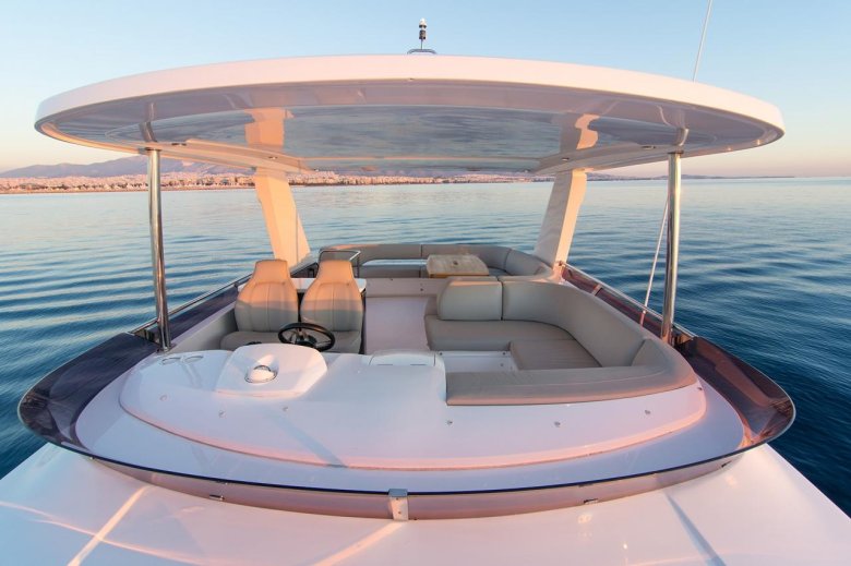 Яхта azimut magellano 76