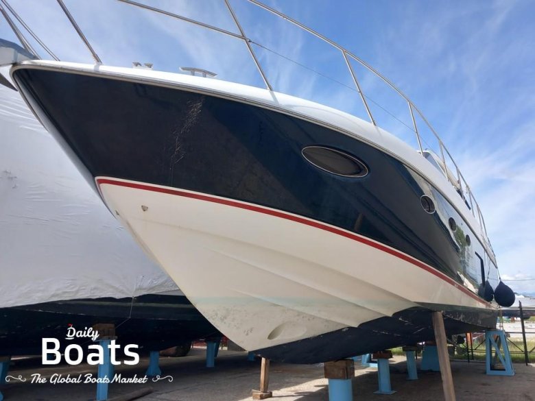 Спортивная яхта