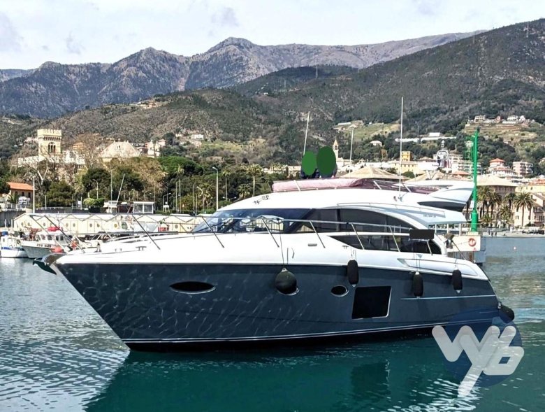 Яхта princess 82